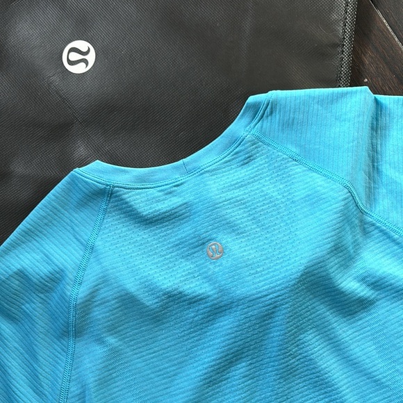 LULULEMON SWIFTLY TECH SHORT SLEEVE 2.0 in KAYAK BLUE LIGHT SZ 8 NWT - Picture 4 of 6